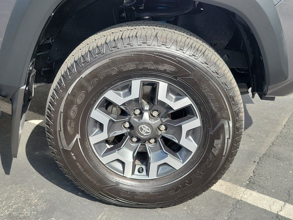 Used 2022 Toyota Tacoma TRD Off-Road w/ TRD Premium Off Road Package AWD/4WD image 6