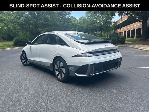 Used 2025 Hyundai Ioniq 6 SE RWD image 3