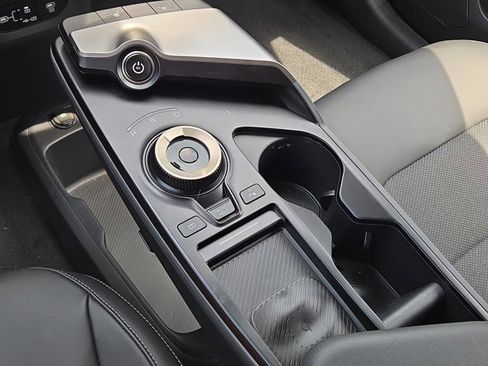 Used 2025 Kia EV6 Light w/ Light LR Technology Package image 29