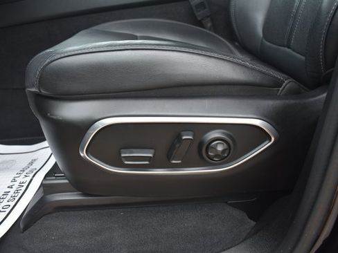 Used 2024 Jeep Wagoneer Series III AWD/4WD image 13