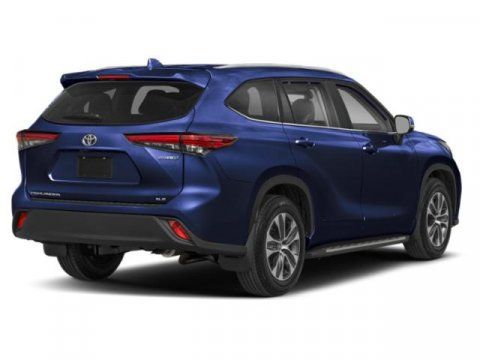 Used 2026 Toyota Highlander XLE AWD/4WD image 5