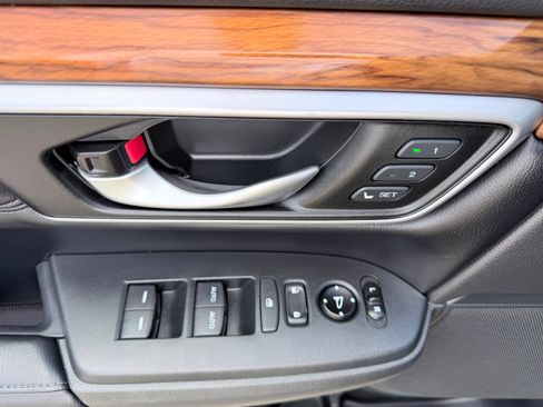 Used 2018 Honda CR-V Touring image 13