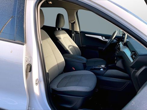 Used 2020 Ford Escape SE image 7