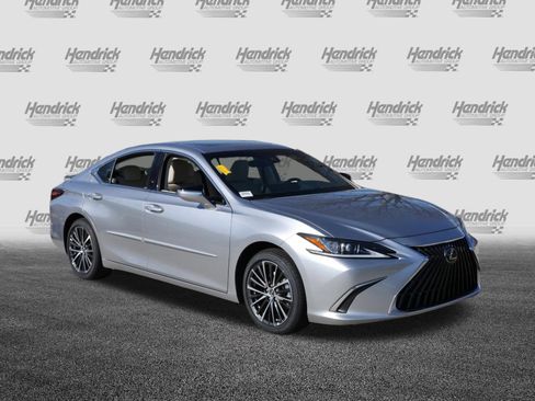 Used 2025 Lexus ES 300h w/ Premium Package image 2