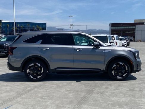New 2026 Kia Sorento EX FWD image 2