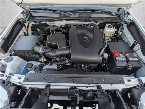 Certified 2022 Toyota Tacoma TRD Off-Road image 22