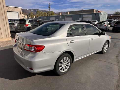 Used 2013 Toyota Corolla LE FWD image 3