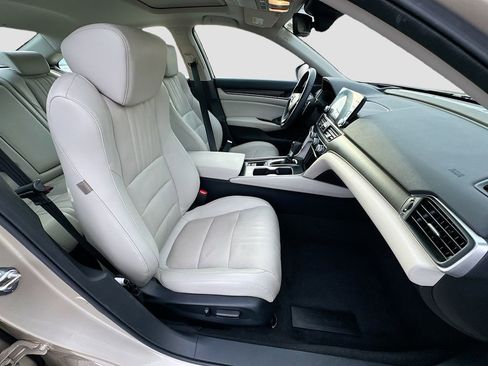 Used 2018 Honda Accord Touring image 36