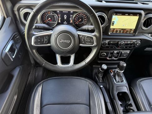 Used 2021 Jeep Gladiator Overland image 9