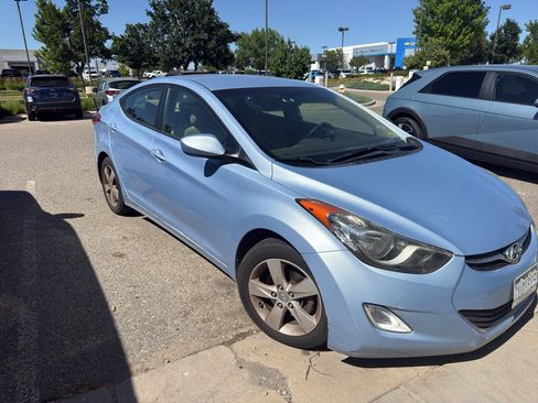 Used 2013 Hyundai Elantra GLS w/ Preferred Pkg FWD image 4
