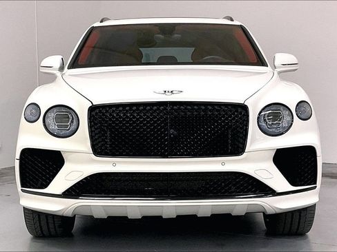 Used 2022 Bentley Bentayga AWD/4WD image 2
