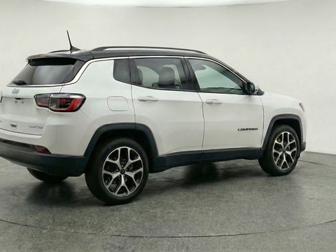 Used 2025 Jeep Compass Limited image 9