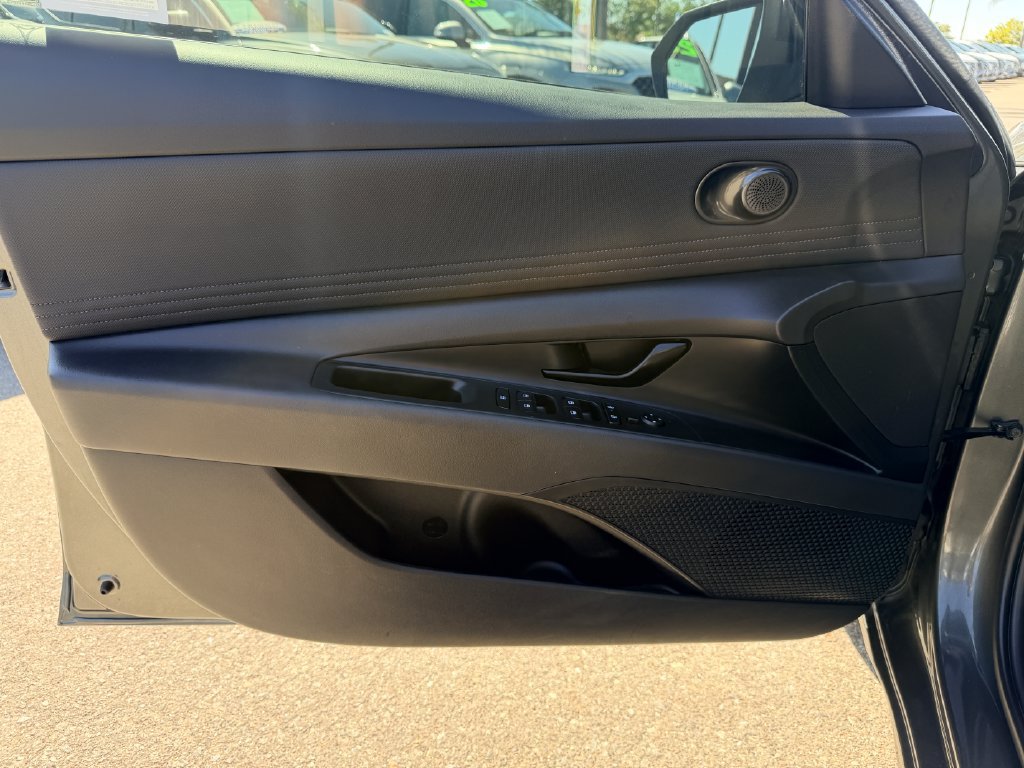 Certified 2025 Hyundai Elantra Sport FWD image 24