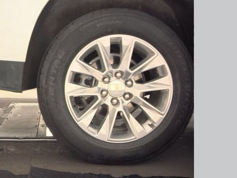 Used 2023 Chevrolet Tahoe Premier AWD/4WD image 9
