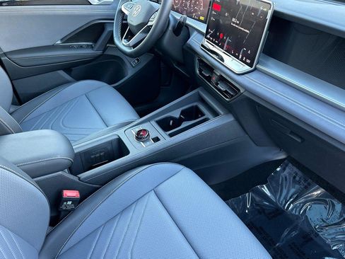 New 2026 Volkswagen Tiguan SE AWD/4WD image 15
