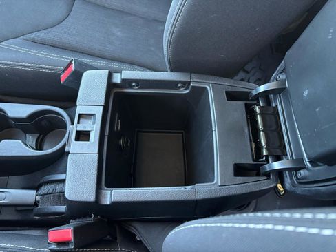 Used 2016 Jeep Wrangler Unlimited Sahara w/ Connectivity Group image 27