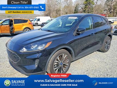 Used 2022 Ford Escape SE w/ SE Sport Appearance Package