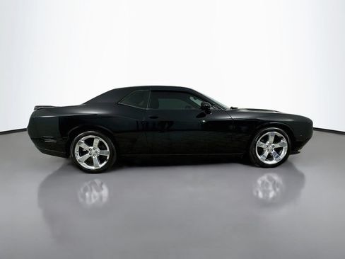 Used 2018 Dodge Challenger SXT RWD image 9