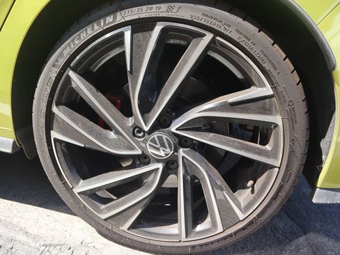 Used 2022 Volkswagen GTI Autobahn FWD image 17