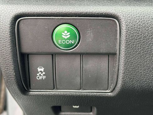 Used 2017 Honda Accord LX image 17