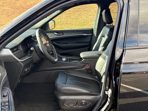 New 2025 Jeep Grand Cherokee L Limited image 16