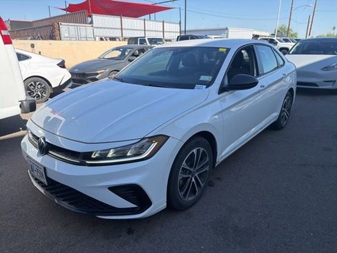 Used 2025 Volkswagen Jetta Sport image 5