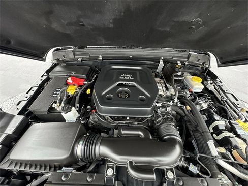 Used 2022 Jeep Wrangler Unlimited Sahara image 26