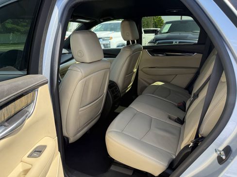 Used 2017 Cadillac XT5 FWD image 14