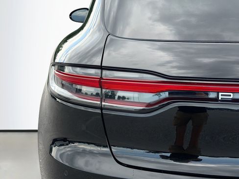 Used 2019 Porsche Macan AWD/4WD image 10
