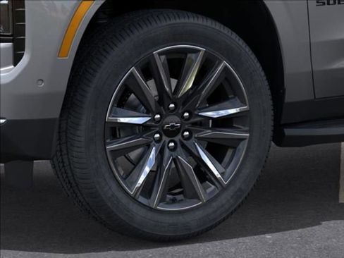 New 2026 Chevrolet Suburban LS image 9