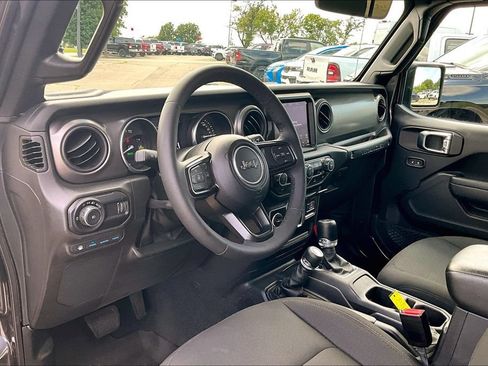 Used 2023 Jeep Wrangler Unlimited w/ 8.4" Radio Group AWD/4WD image 10
