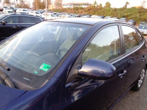 Used 2010 Hyundai Elantra GLS image 10