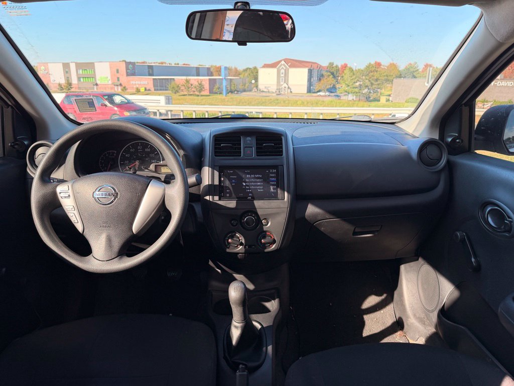 Used 2015 Nissan Versa S FWD image 3