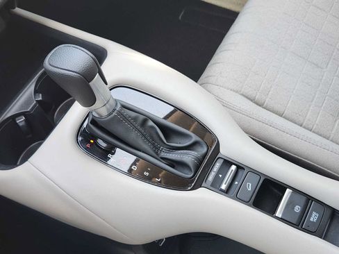Used 2024 Honda HR-V LX image 19