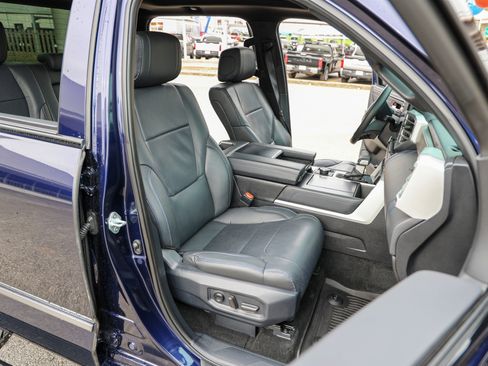 Used 2025 Toyota Tundra Platinum AWD/4WD image 41