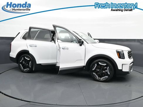 Used 2025 Kia Telluride S FWD image 38