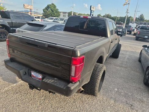 Used 2020 Ford F250 Platinum w/ FX4 Off-Road Package AWD/4WD image 16