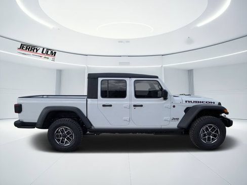New 2026 Jeep Gladiator Rubicon w/ Safety Group AWD/4WD image 2