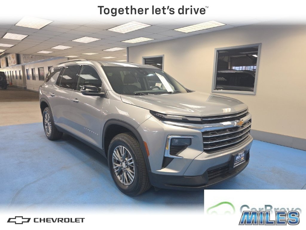 Certified 2026 Chevrolet Traverse LT FWD image 1