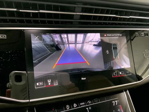 Used 2022 Audi Q7 Premium Plus image 23