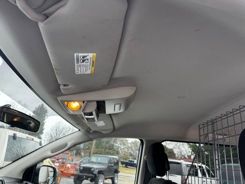 Used 2015 RAM C/V Tradesman image 15