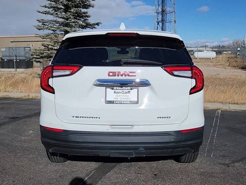 Used 2024 GMC Terrain SLE image 21