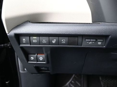 Certified 2024 Toyota Sienna Platinum image 25