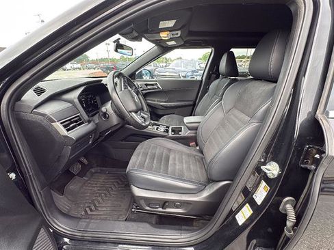 Used 2024 Mitsubishi Outlander SE Black Edition FWD image 13