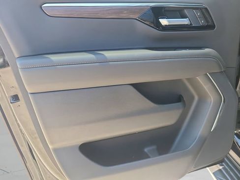 New 2026 Chevrolet Suburban LS RWD image 13
