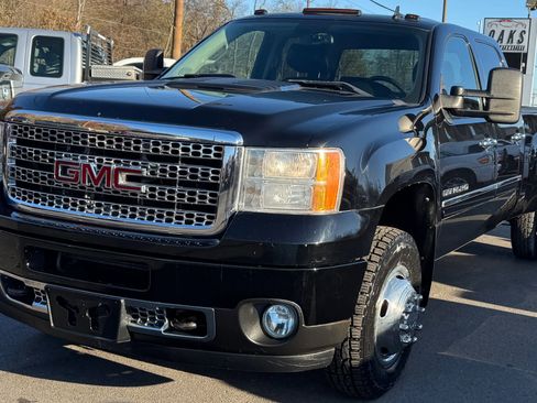 Used 2011 GMC Sierra 3500 Denali AWD/4WD image 2