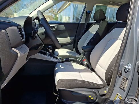 New 2026 Hyundai Venue SEL FWD image 11