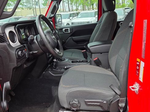Used 2024 Jeep Wrangler Unlimited Sport AWD/4WD image 5