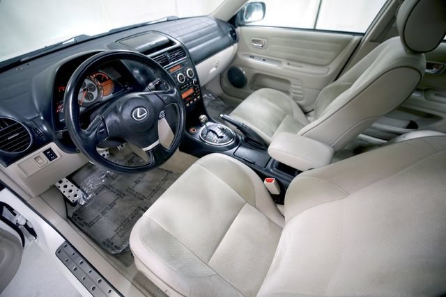 Used 2004 Lexus IS 300 w/ Pwr & Alcantara Pkg RWD image 6