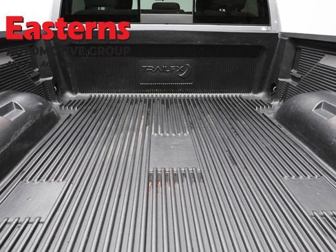 Used 2019 RAM 1500 Classic SLT AWD/4WD image 9
